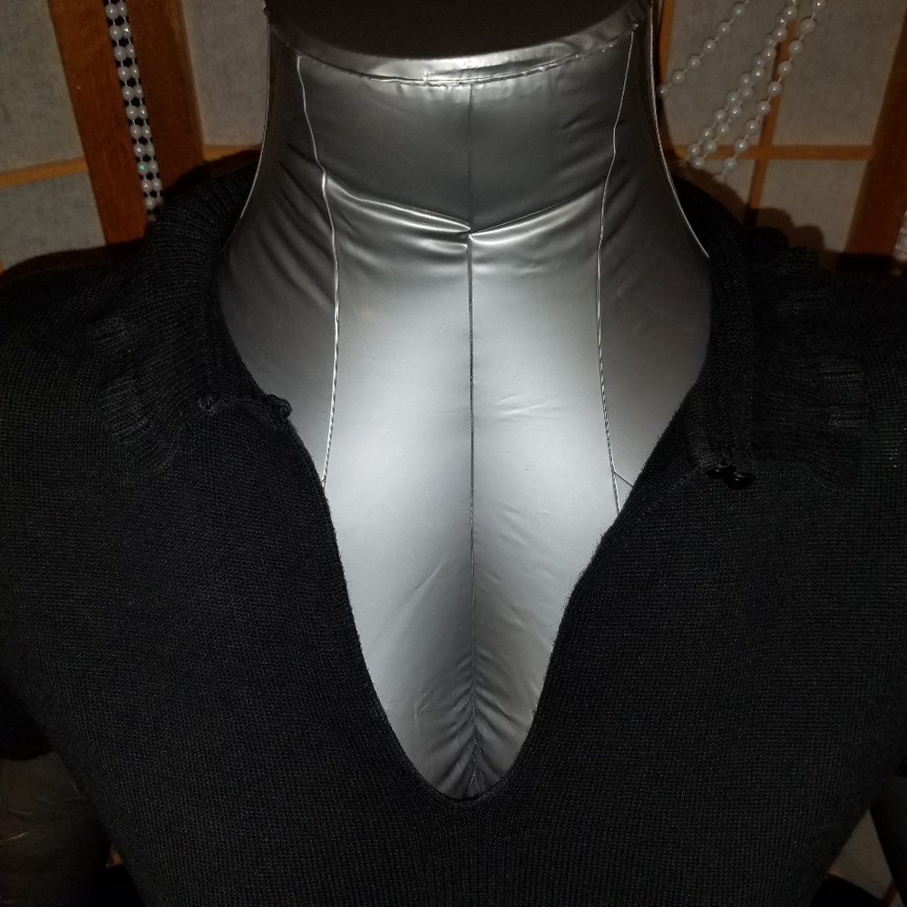 Access black sweater - Picture 2 of 5